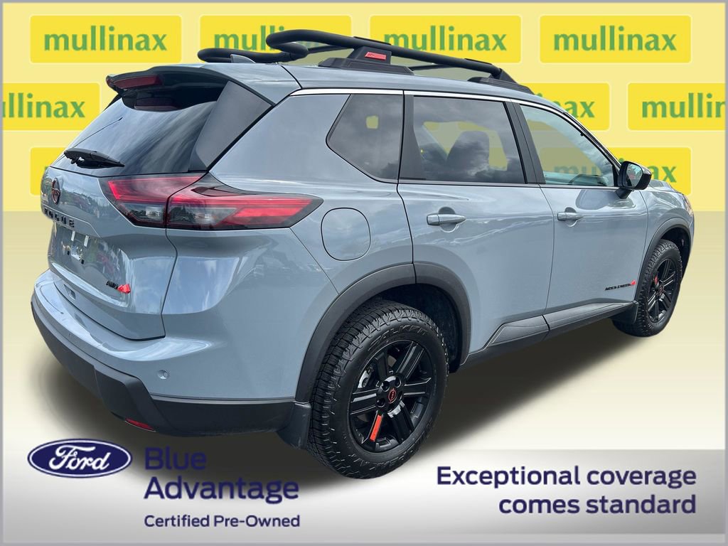 Used 2025 Nissan Rogue SV AWD/4WD image 3