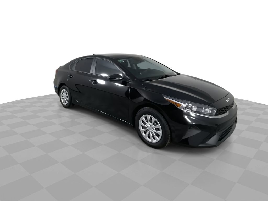 Used 2022 Kia Forte Sedan image 2