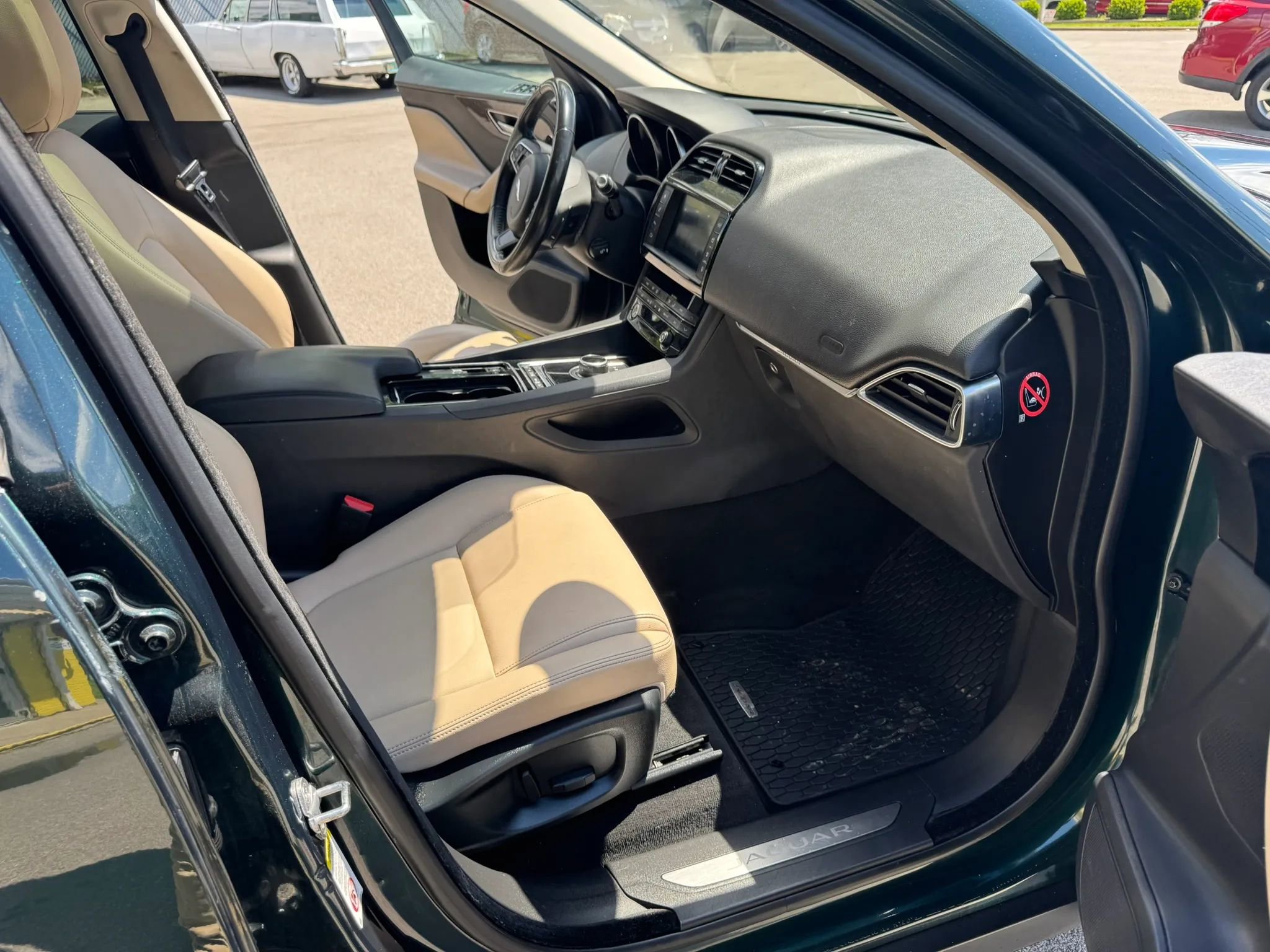 Used 2018 Jaguar F-PACE Premium AWD/4WD image 24
