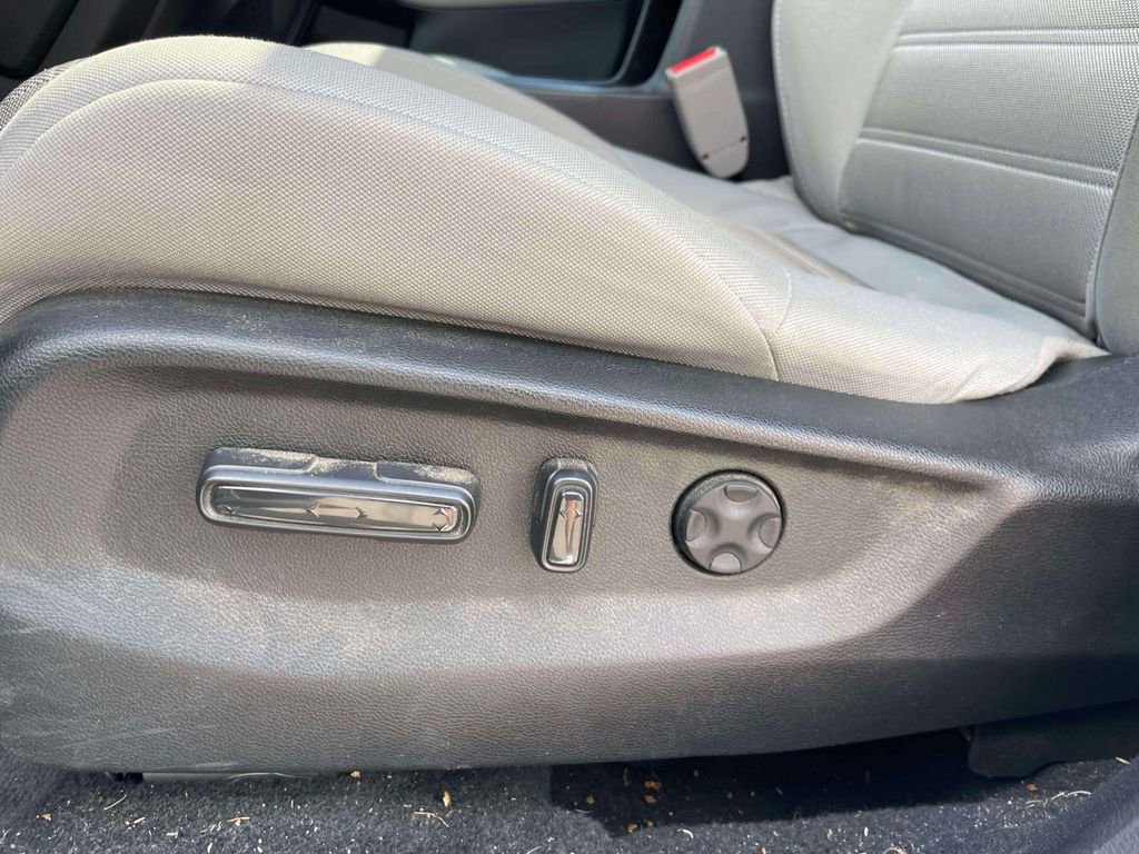 Used 2019 Honda CR-V EX image 17