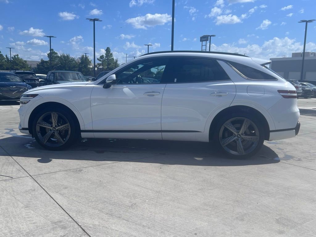Used 2025 Genesis GV70 3.5T Sport w/ Sport Advanced Package image 2
