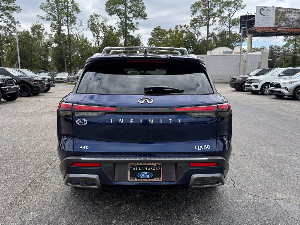 Used 2023 INFINITI QX60 Sensory w/ Vision Package AWD/4WD image 3