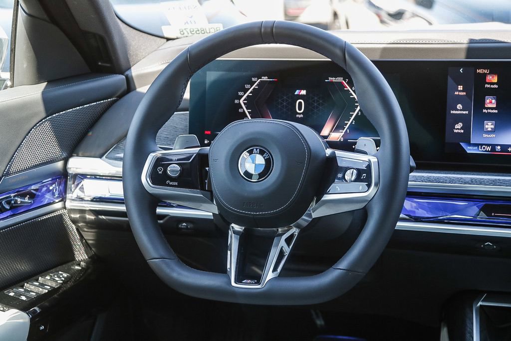 Used 2025 BMW 760i xDrive image 15