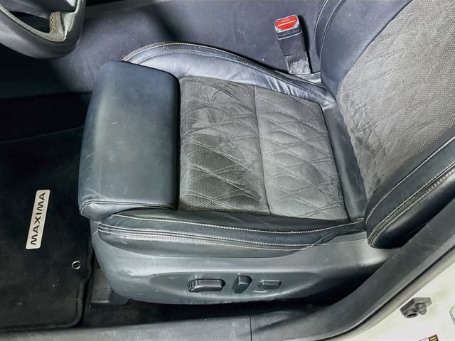 Used 2023 Nissan Maxima SR w/ Sport Mat Group FWD image 23
