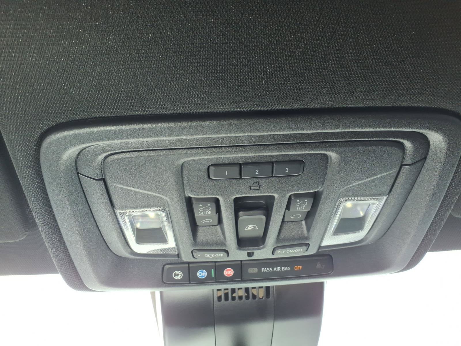 Used 2025 GMC Sierra 1500 AT4 w/ AT4 Premium Package AWD/4WD image 18