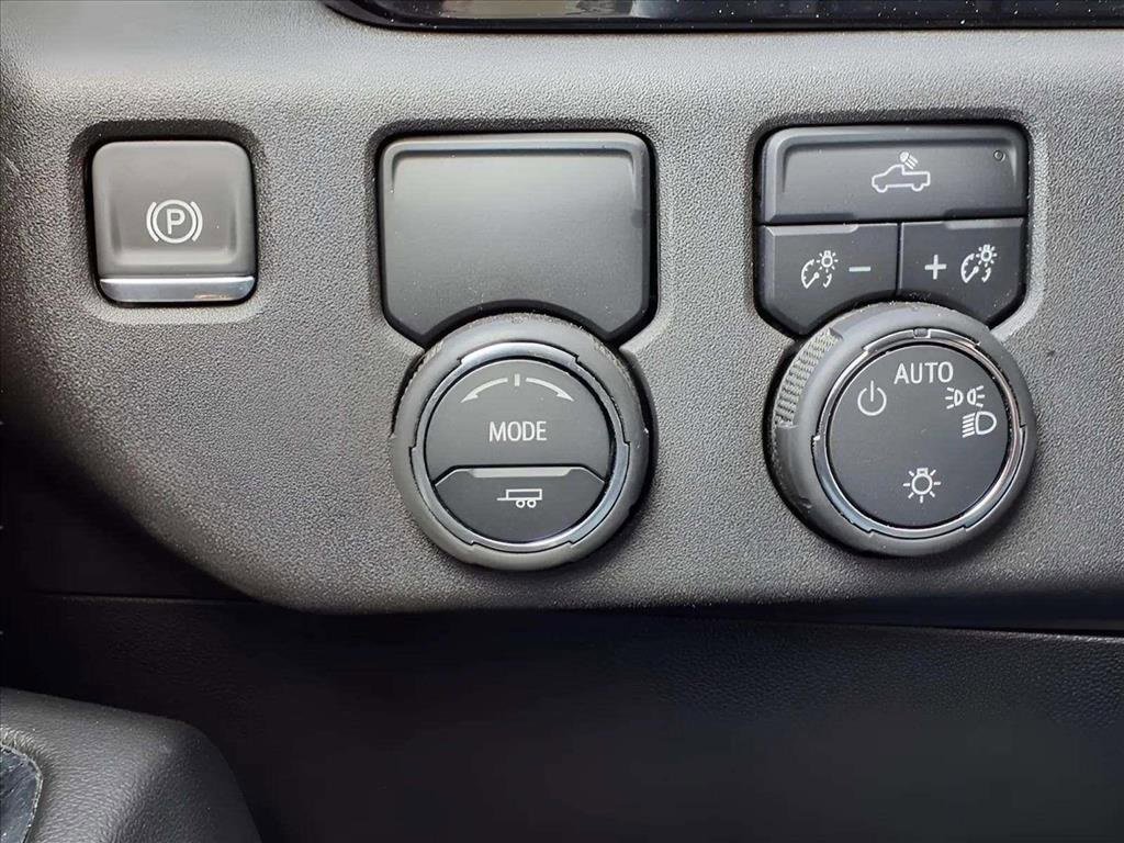 Used 2025 Chevrolet Silverado 1500 LT image 19