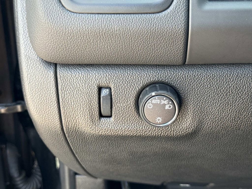 Used 2022 Chevrolet Colorado LT w/ Fleet Safety Package RWD image 26