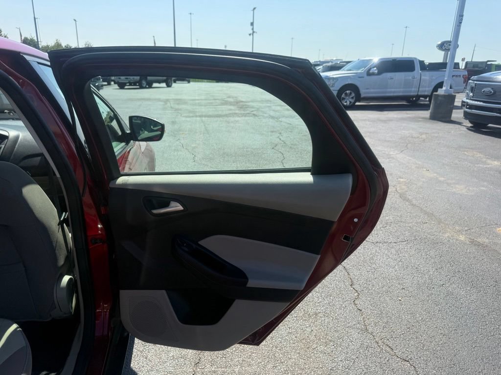 Used 2013 Ford Focus SE FWD image 42