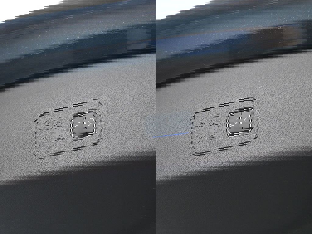 Used 2023 Lincoln Aviator Reserve w/ Equipment Group 201A AWD/4WD image 9