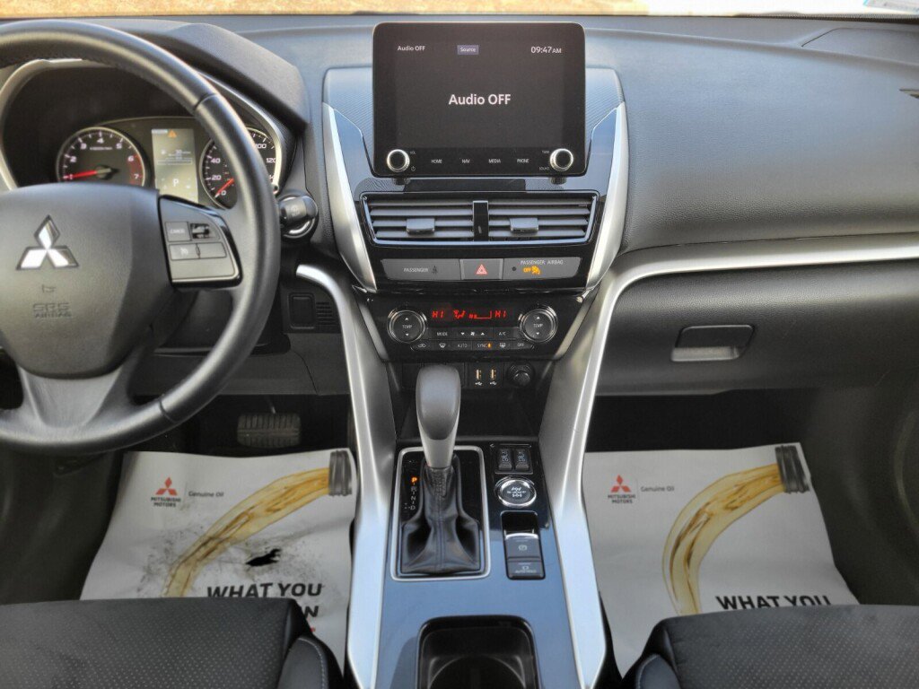 Used 2022 Mitsubishi Eclipse Cross SE image 12
