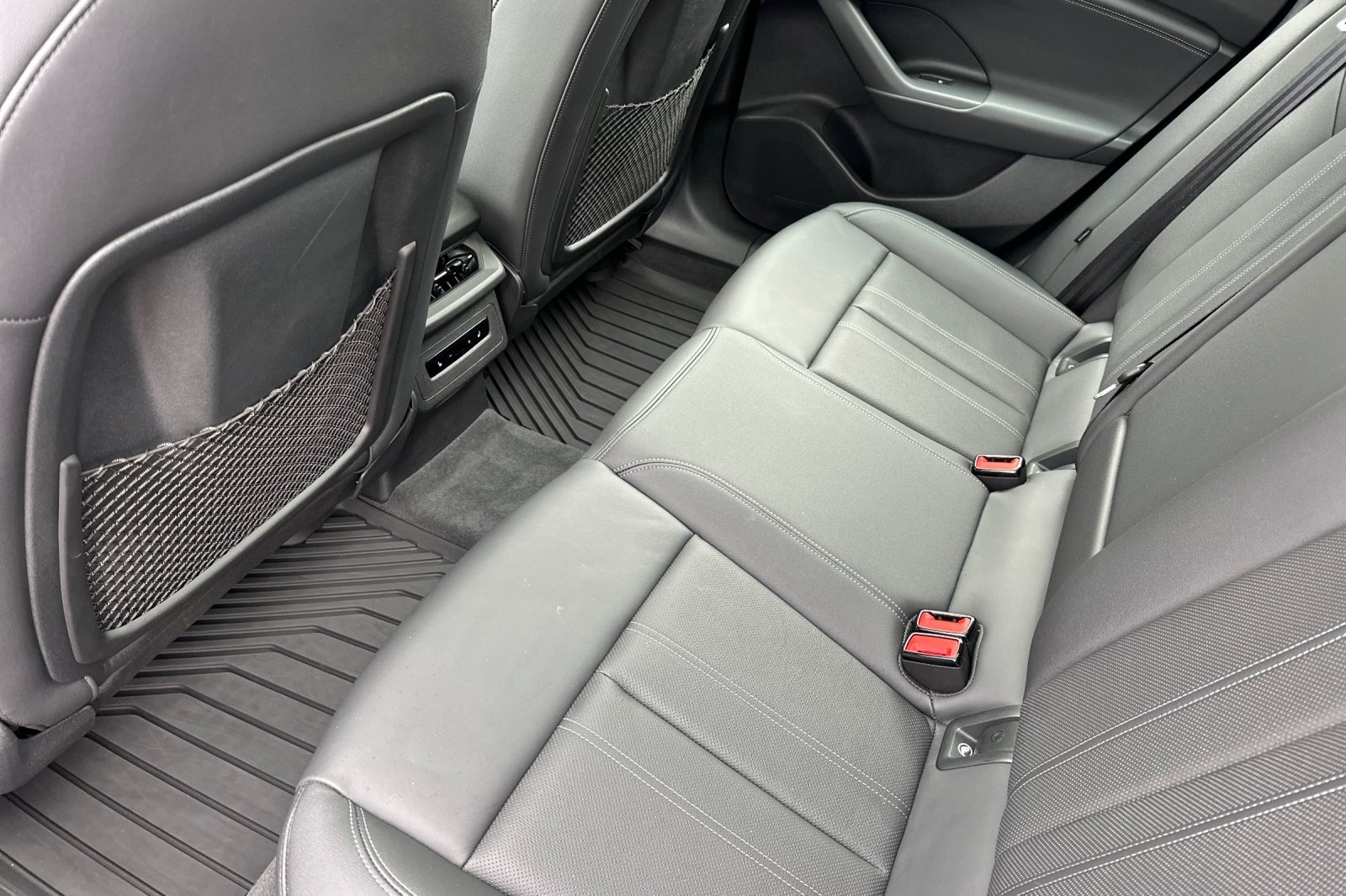 Used 2025 Audi A6 e-tron Premium Plus w/ Premium Plus image 12