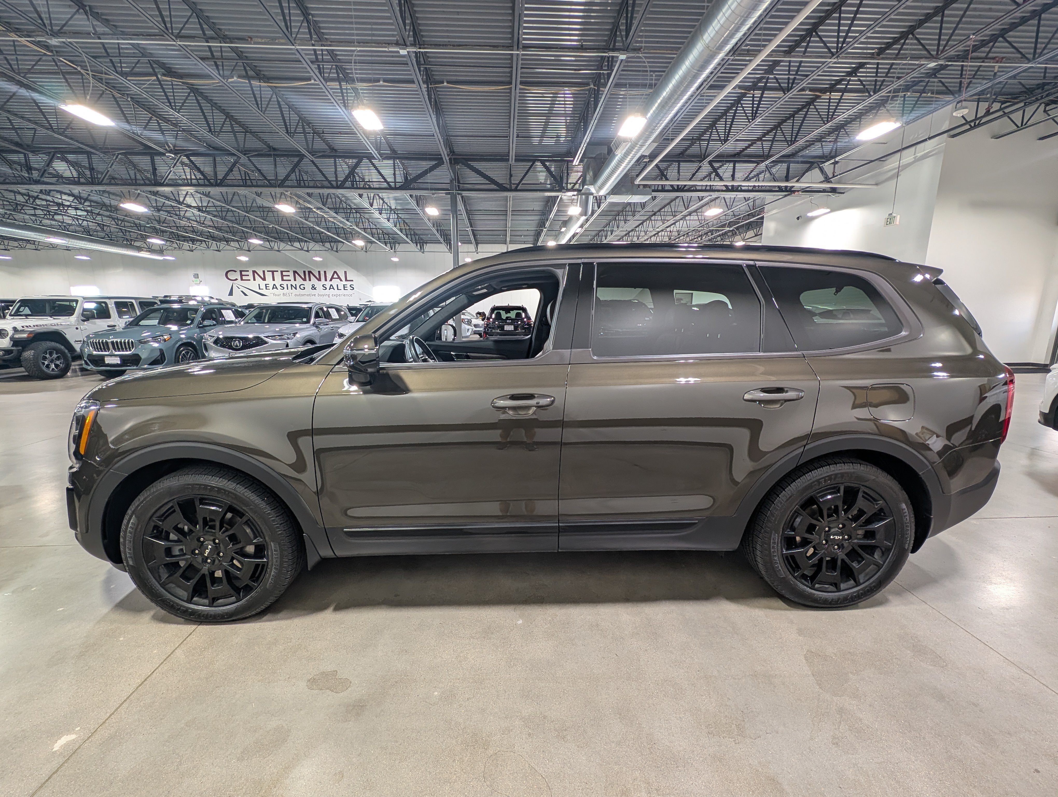 Used 2022 Kia Telluride SX w/ SX Prestige Package AWD/4WD image 6