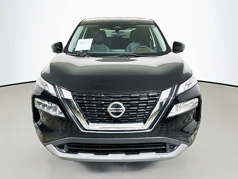 Used 2021 Nissan Rogue SV image 2