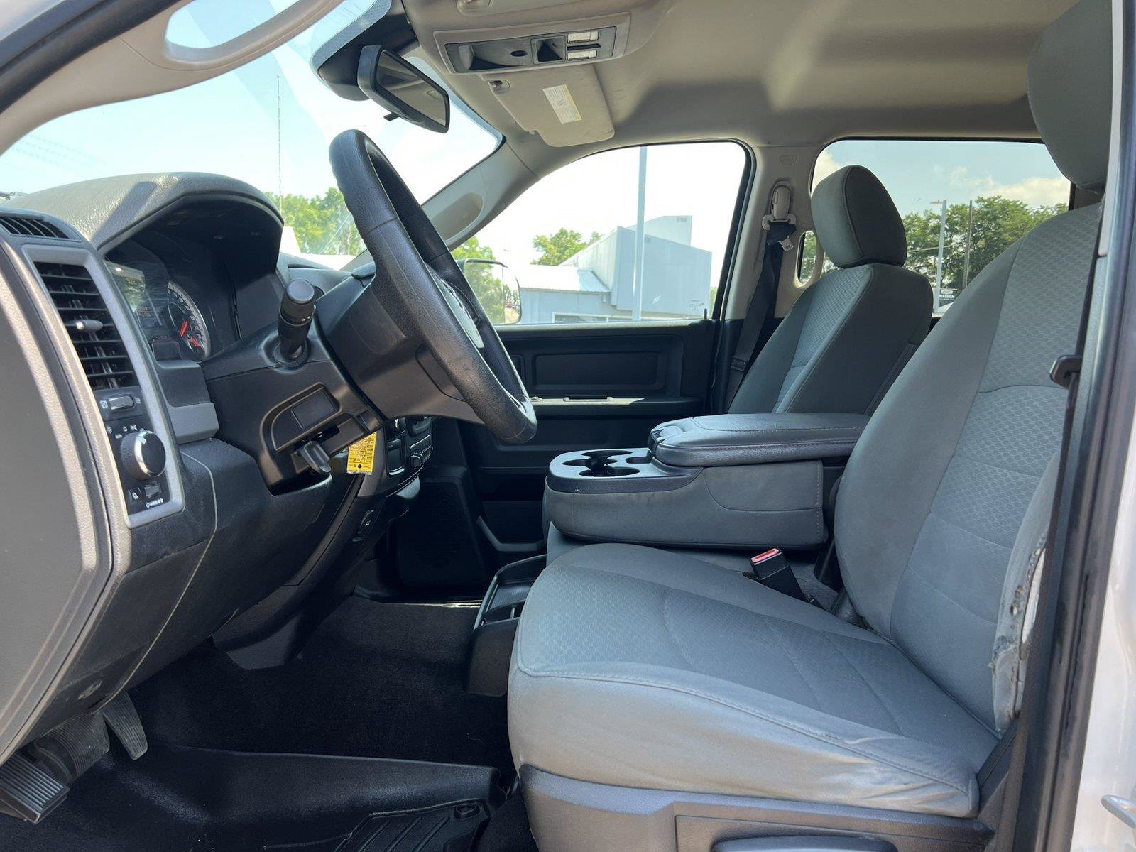 Used 2016 RAM 2500 Tradesman w/ Chrome Appearance Group AWD/4WD image 4
