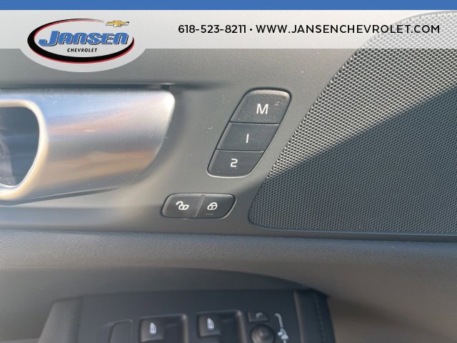 Used 2025 Volvo S60 B5 Core image 14