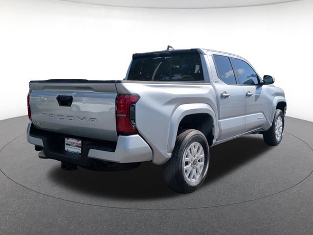 Used 2025 Toyota Tacoma SR5 AWD/4WD image 5