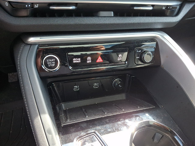 Used 2025 Audi Q5 Premium w/ Convenience Package AWD/4WD image 16