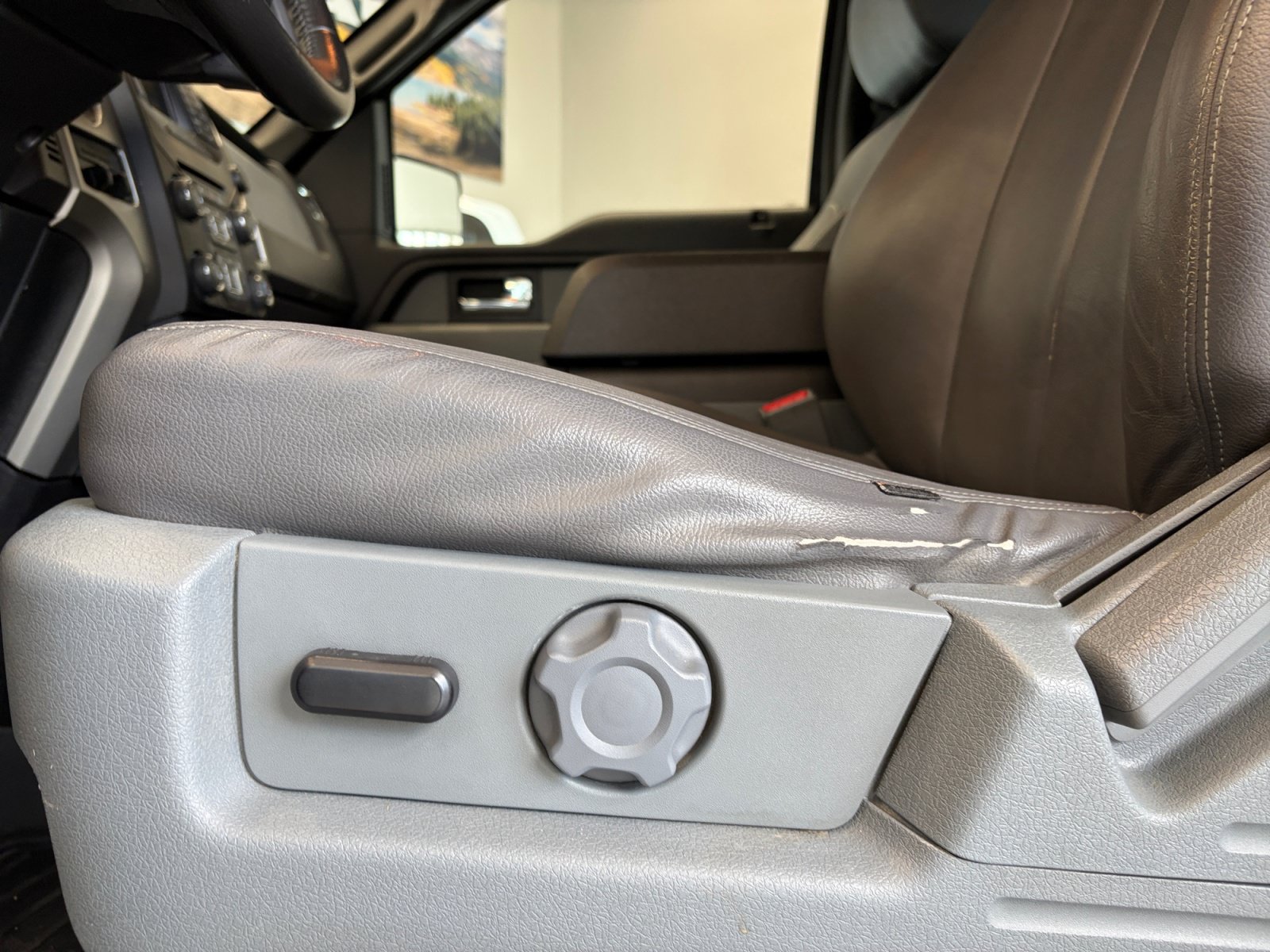 Used 2013 Ford F150 XLT w/ Luxury Equipment Group AWD/4WD image 15
