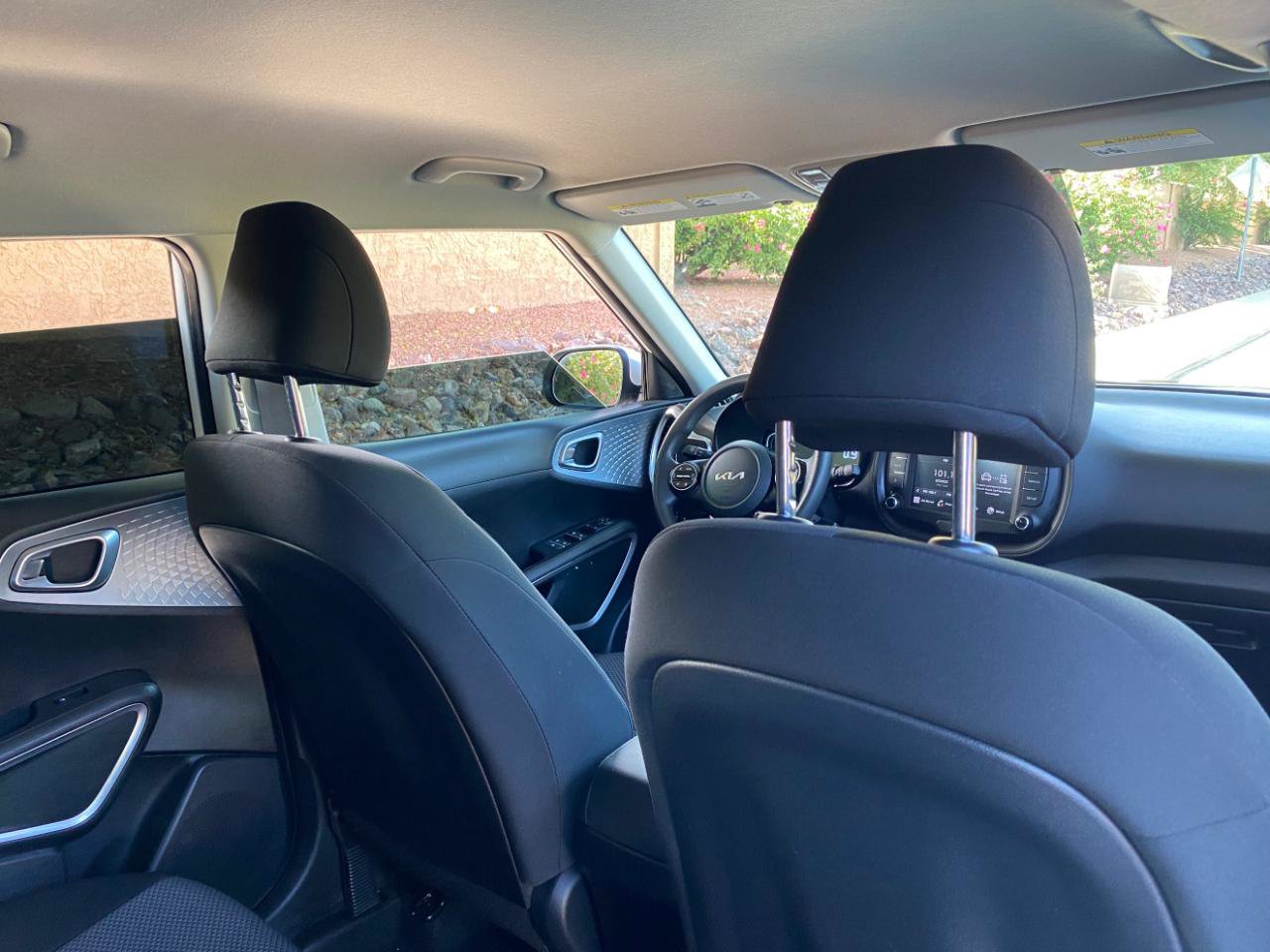 Used 2025 Kia Soul LX w/ LX Technology Package FWD image 40