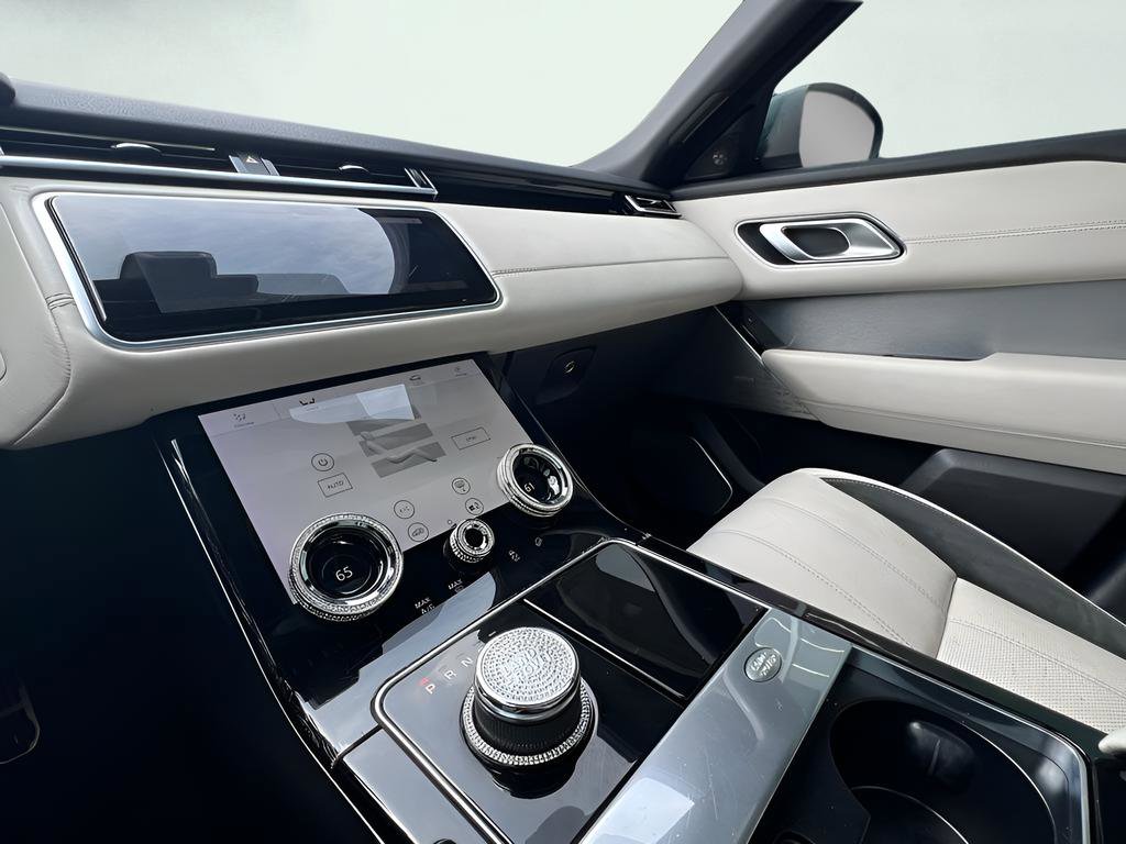 Used 2019 Land Rover Range Rover Velar R-Dynamic SE image 41