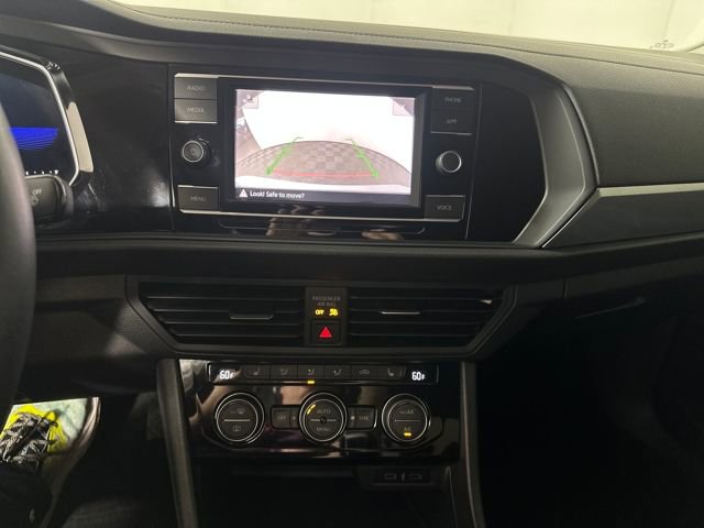 Used 2022 Volkswagen Jetta SE image 22