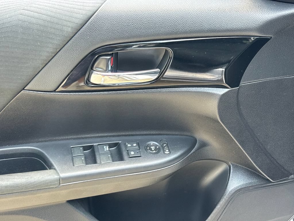 Used 2016 Honda Accord LX image 16