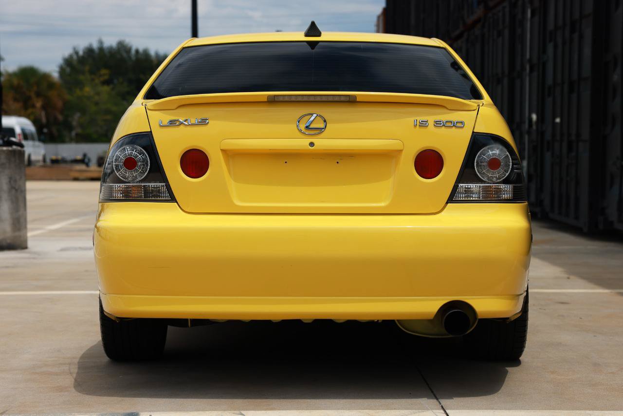 Used 2003 Lexus IS 300 w/ Power & Leather Pkg RWD image 7