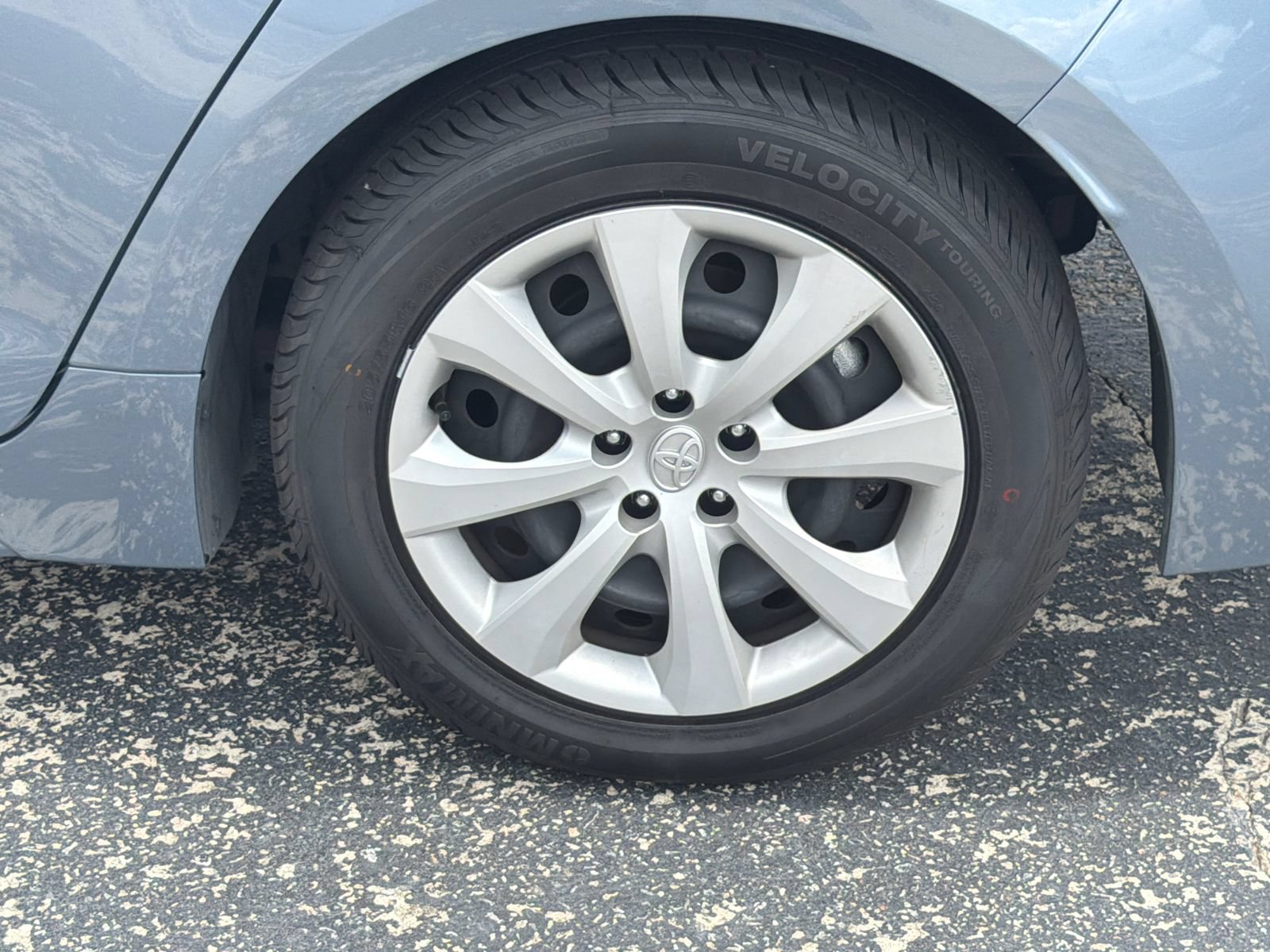 Used 2025 Toyota Corolla LE FWD image 21