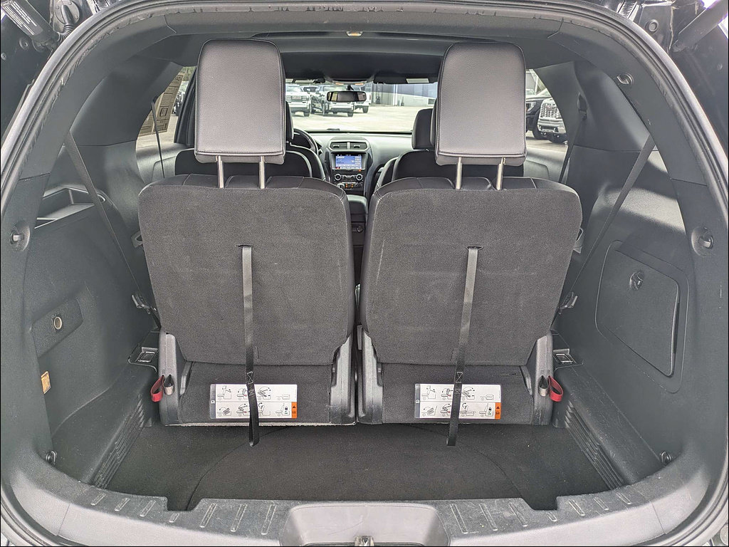 Used 2019 Ford Explorer XLT w/ Equipment Group 202A FWD image 14