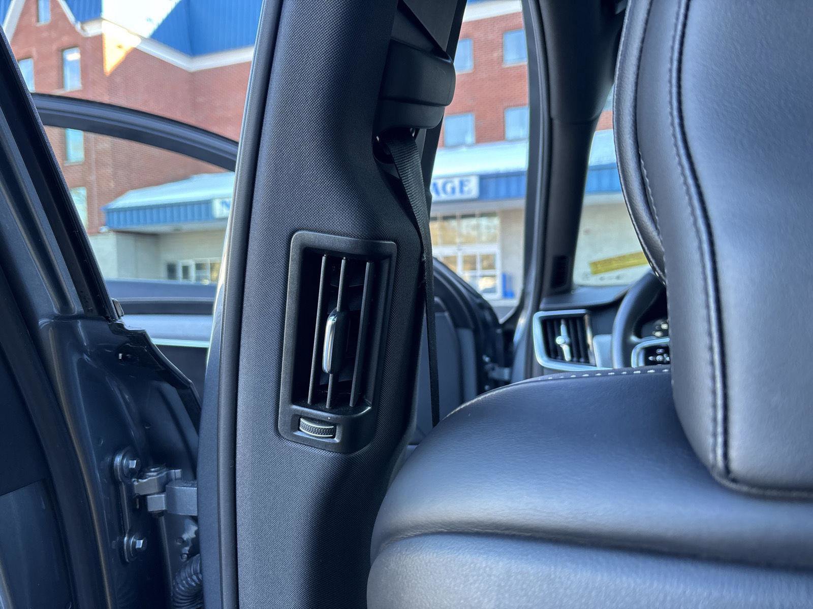 Used 2020 Volvo S90 T8 Inscription image 25