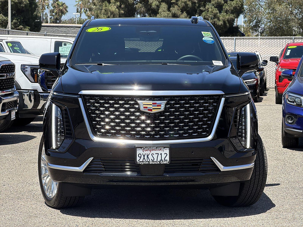 Used 2026 Cadillac Escalade ESV Luxury RWD image 2