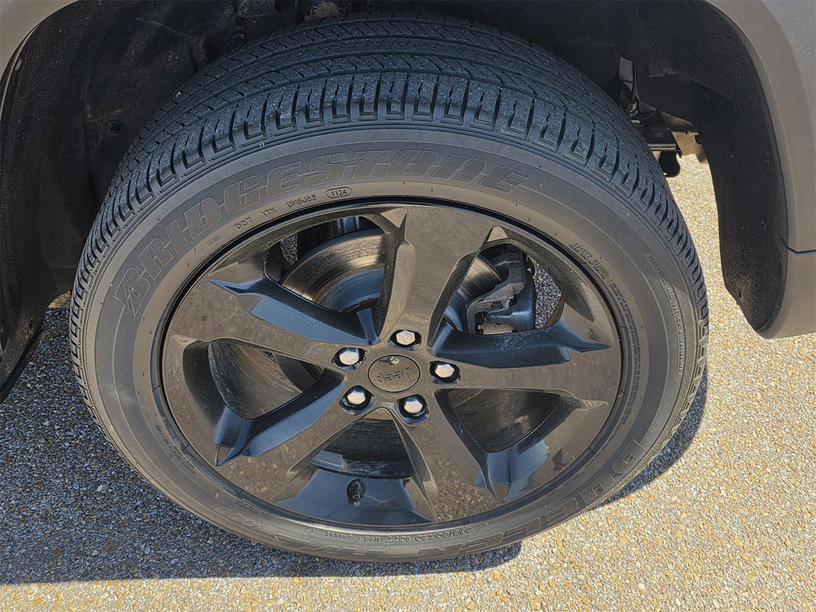 Used 2024 Jeep Grand Cherokee Altitude image 28