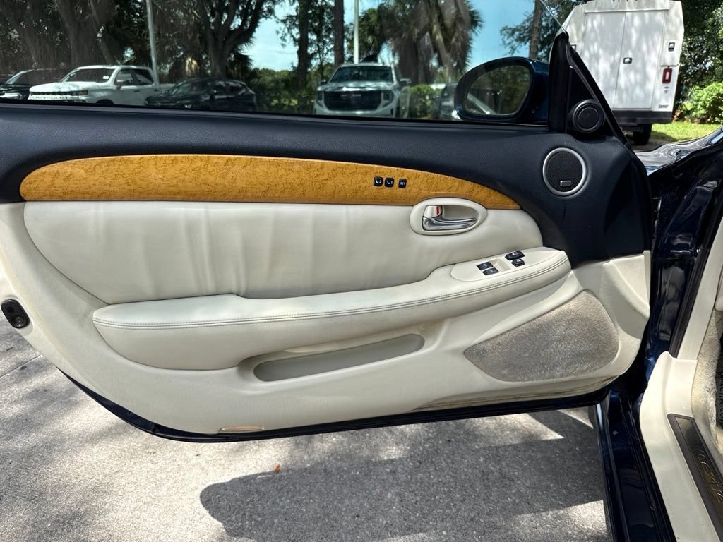 Used 2005 Lexus SC 430 Convertible RWD image 34