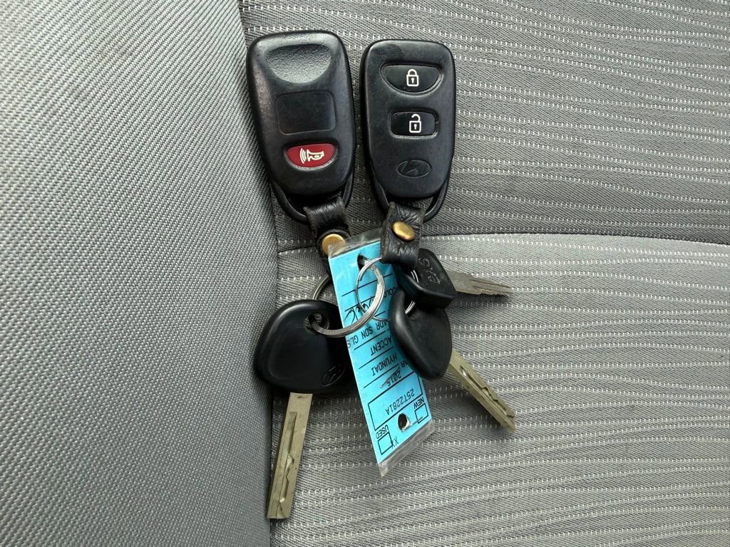 Used 2015 Hyundai Accent GLS image 23