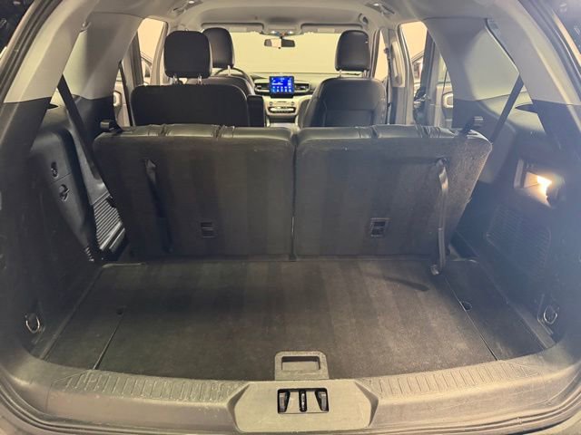 Used 2022 Ford Explorer XLT w/ Equipment Group 202A AWD/4WD image 26