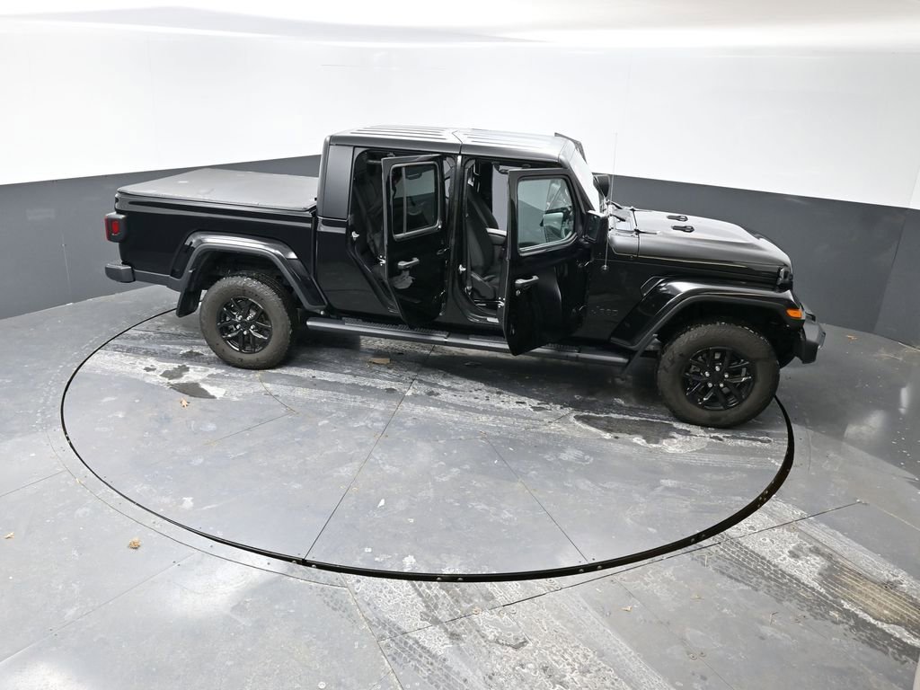 Used 2023 Jeep Gladiator Sport image 59