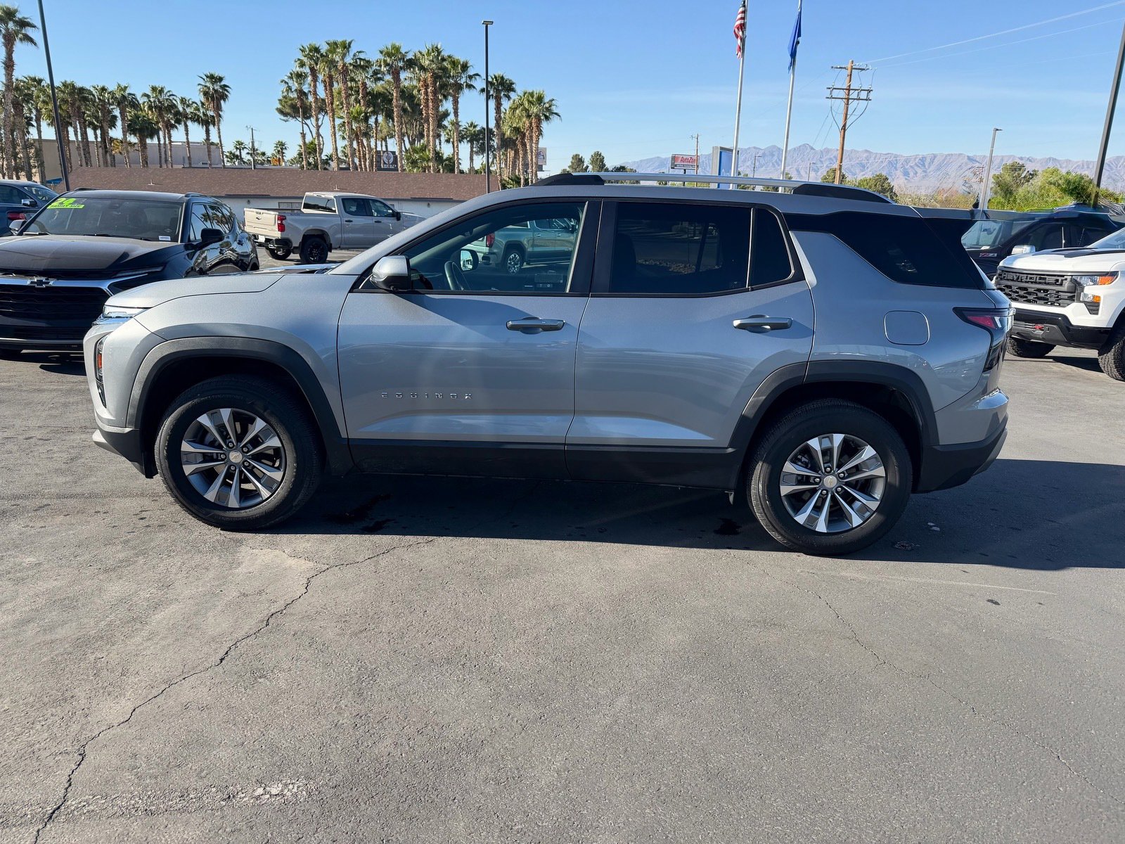 Used 2025 Chevrolet Equinox LT w/ Convenience Package II image 6