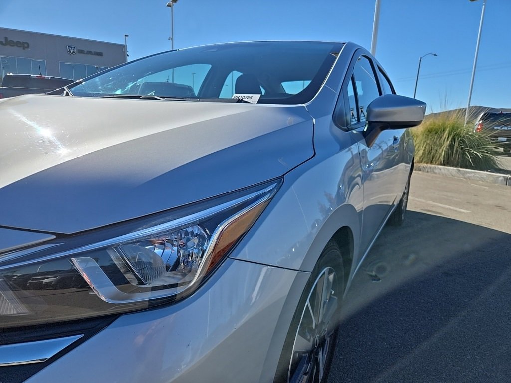 Used 2023 Nissan Versa SV image 7