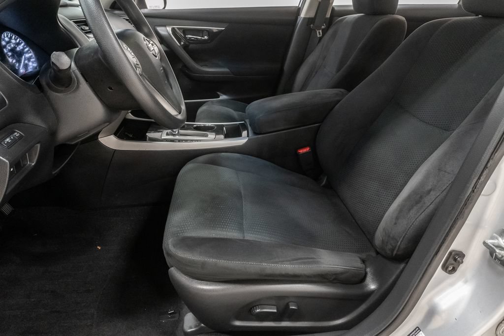 Used 2014 Nissan Altima 2.5 S w/ Display Audio Package FWD image 10