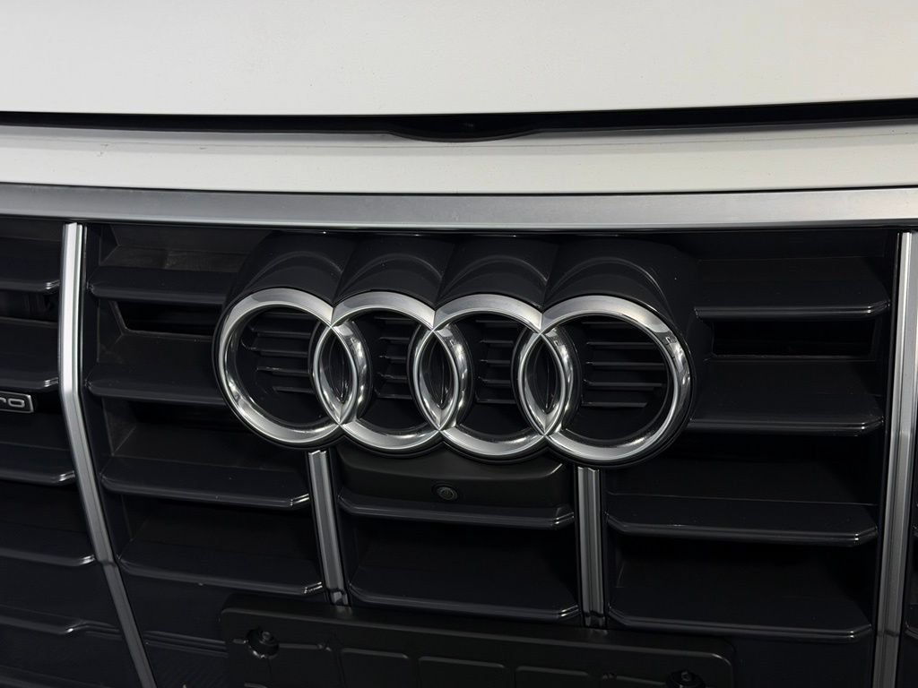 Used 2023 Audi Q5 2.0T Premium Plus w/ Premium Plus Package AWD/4WD image 11