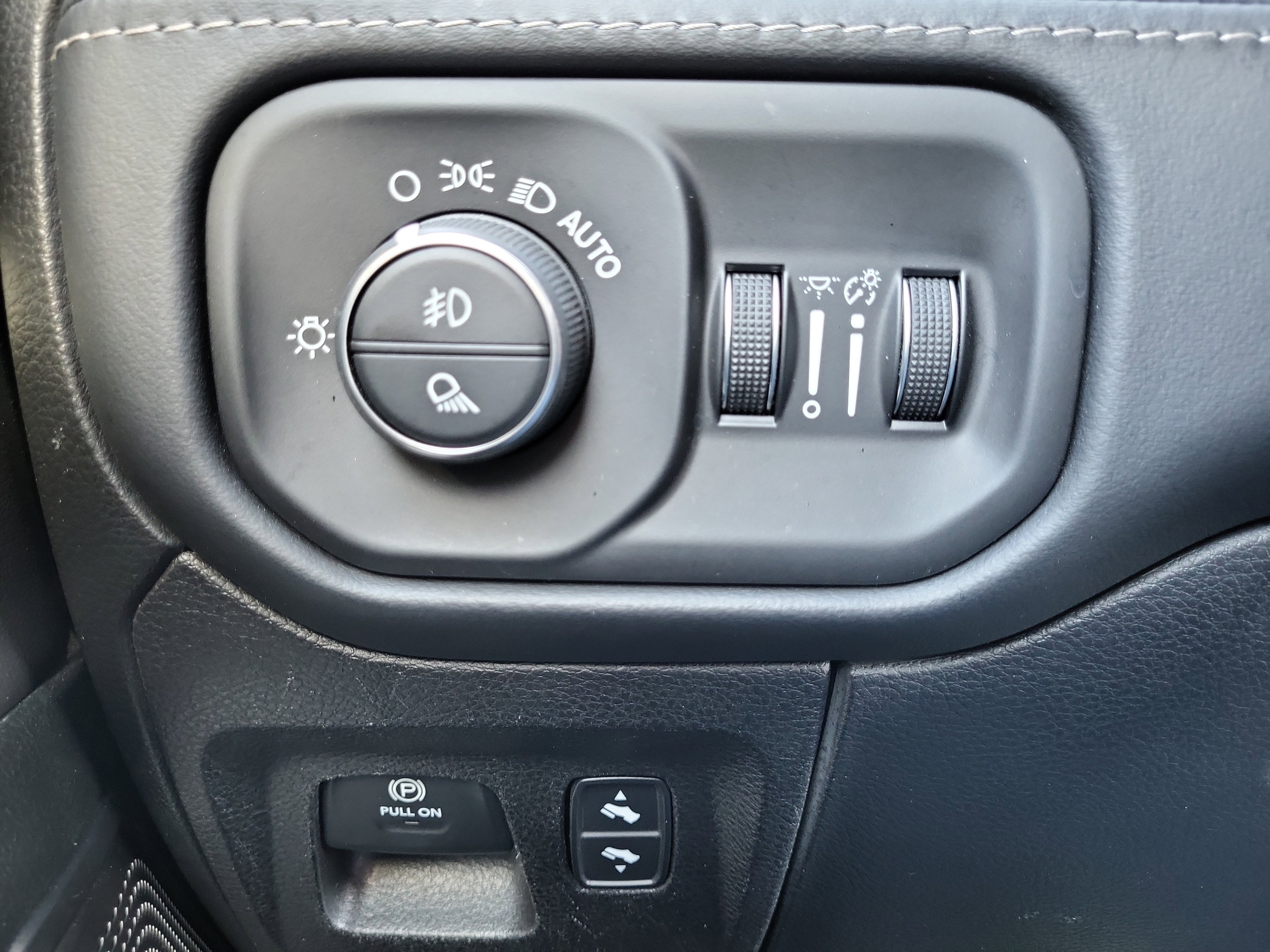 Used 2021 RAM 1500 Limited w/ Night Edition image 29