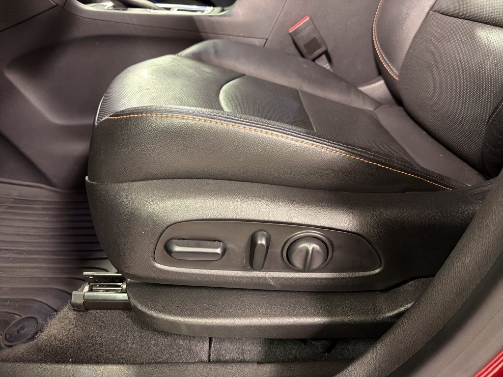 Used 2020 Chevrolet Equinox Premier FWD image 24