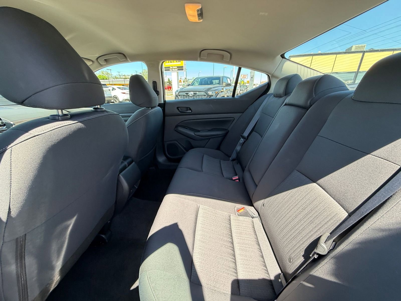 Used 2025 Nissan Altima 2.5 SV image 23