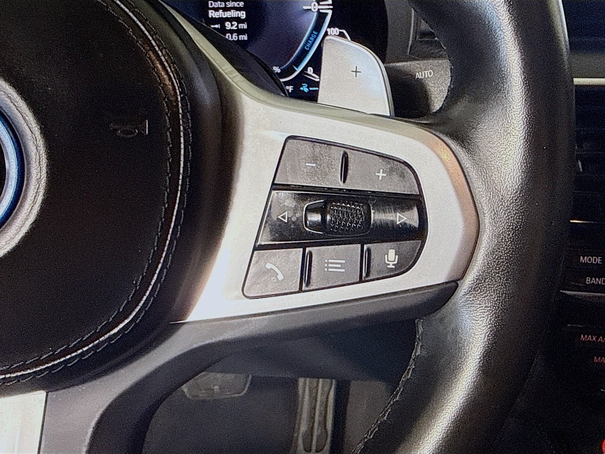 Used 2023 BMW 530e w/ M Sport Package RWD image 15