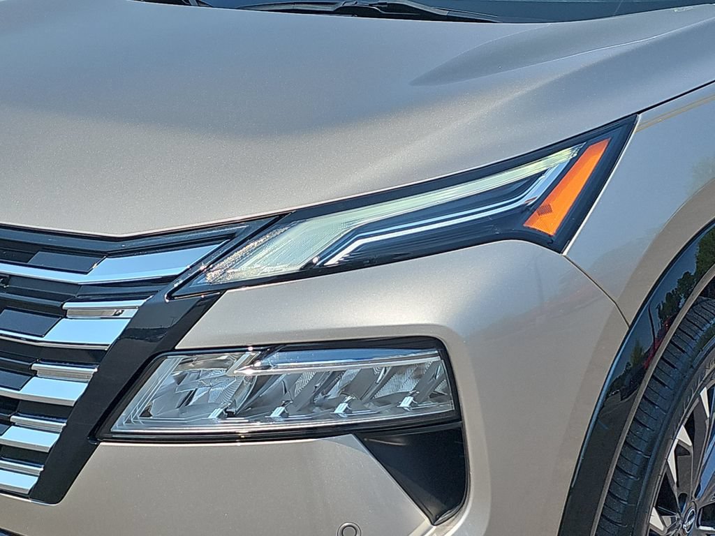 Used 2024 Nissan Rogue Platinum w/ Platinum Premium Package FWD image 32