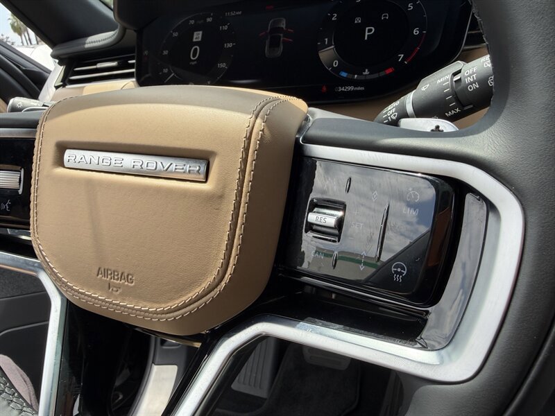 Used 2023 Land Rover Range Rover Sport SE AWD/4WD image 17