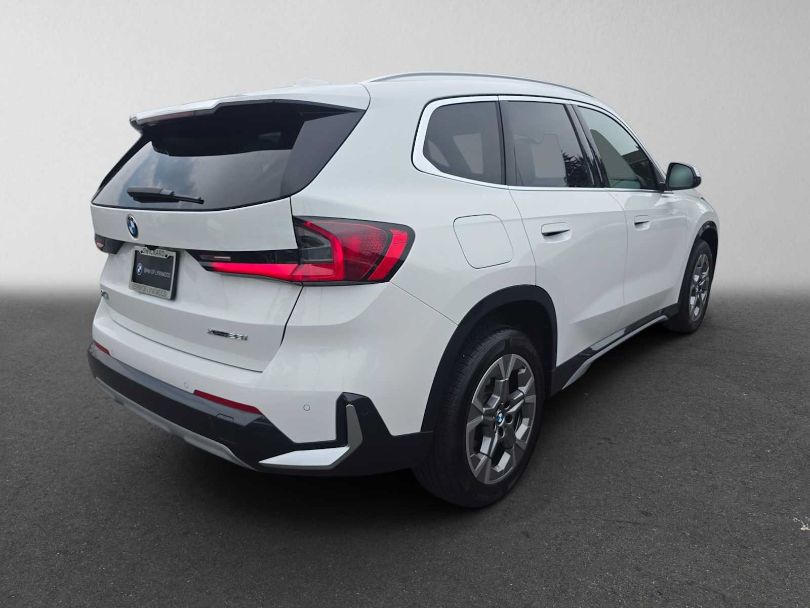 Used 2024 BMW X1 xDrive28i w/ Convenience Package AWD/4WD image 3