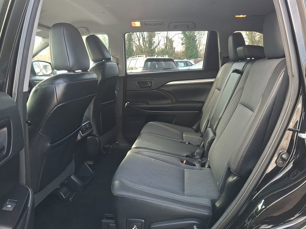Used 2015 Toyota Highlander Plus image 10