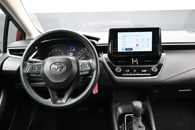 Used 2025 Toyota Corolla LE FWD image 10