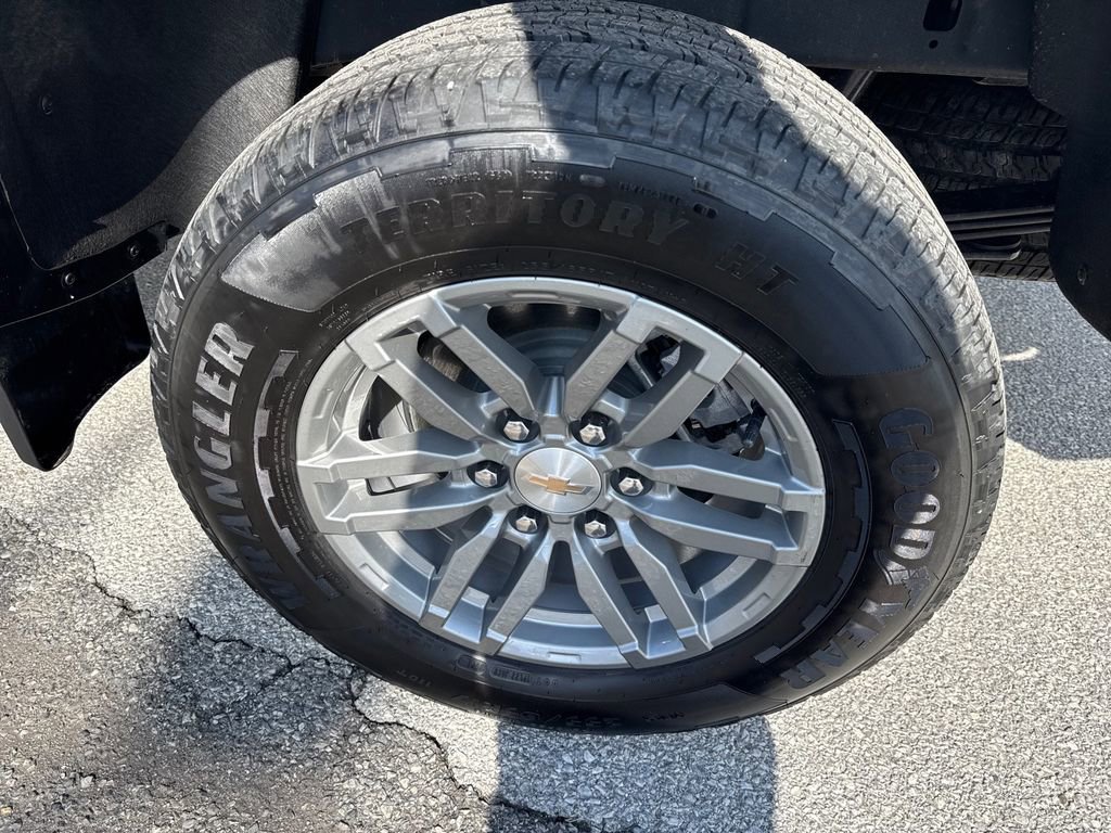 Used 2025 Chevrolet Colorado LT image 11